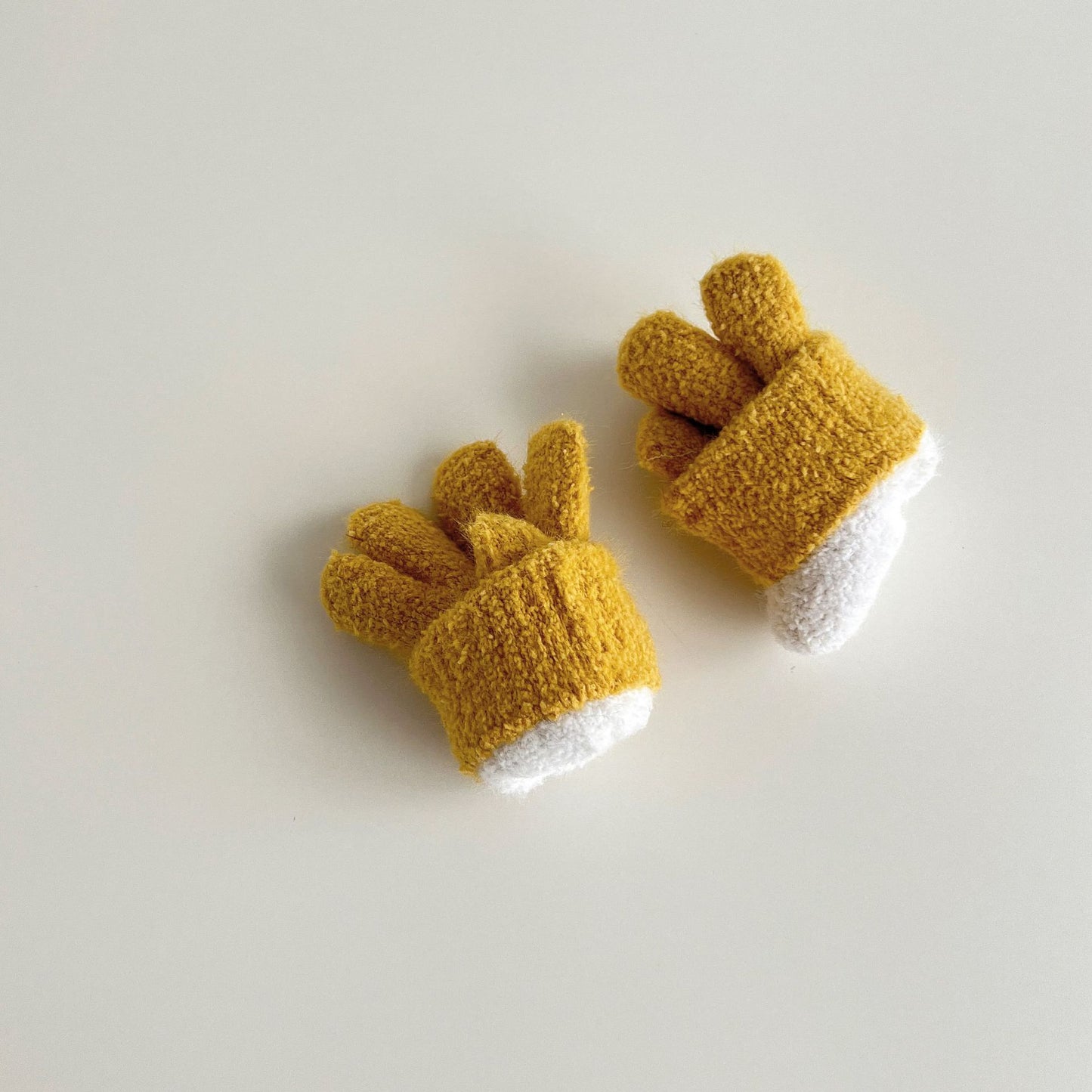 Colored open fingered children's gloves